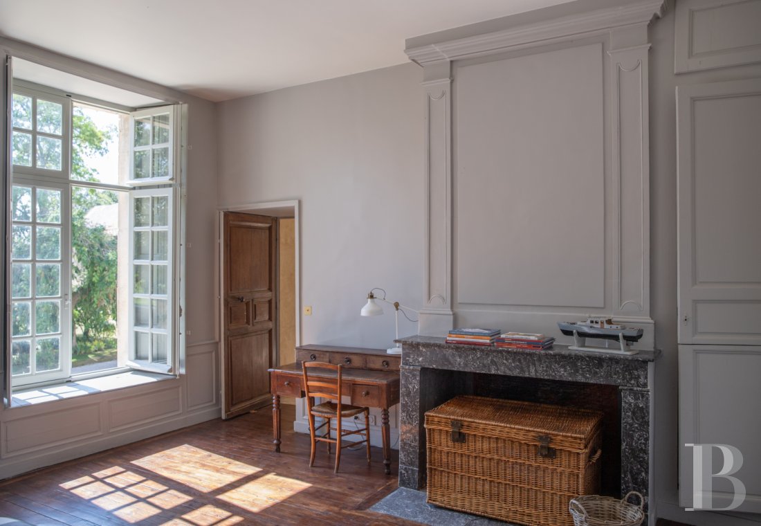 A château and its outbuildings in walled grounds to the north-east of Falaise, in Calvados - photo  n°34